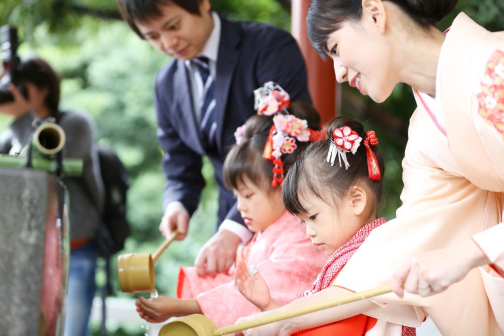 7歳 3歳七五三出張撮影 赤坂日枝神社 東京都 千代田区 東京 神奈川 川崎 横浜 茅ヶ崎 の出張撮影 カメラマンならhug Timeへ 七五三 家族写真 お宮参り